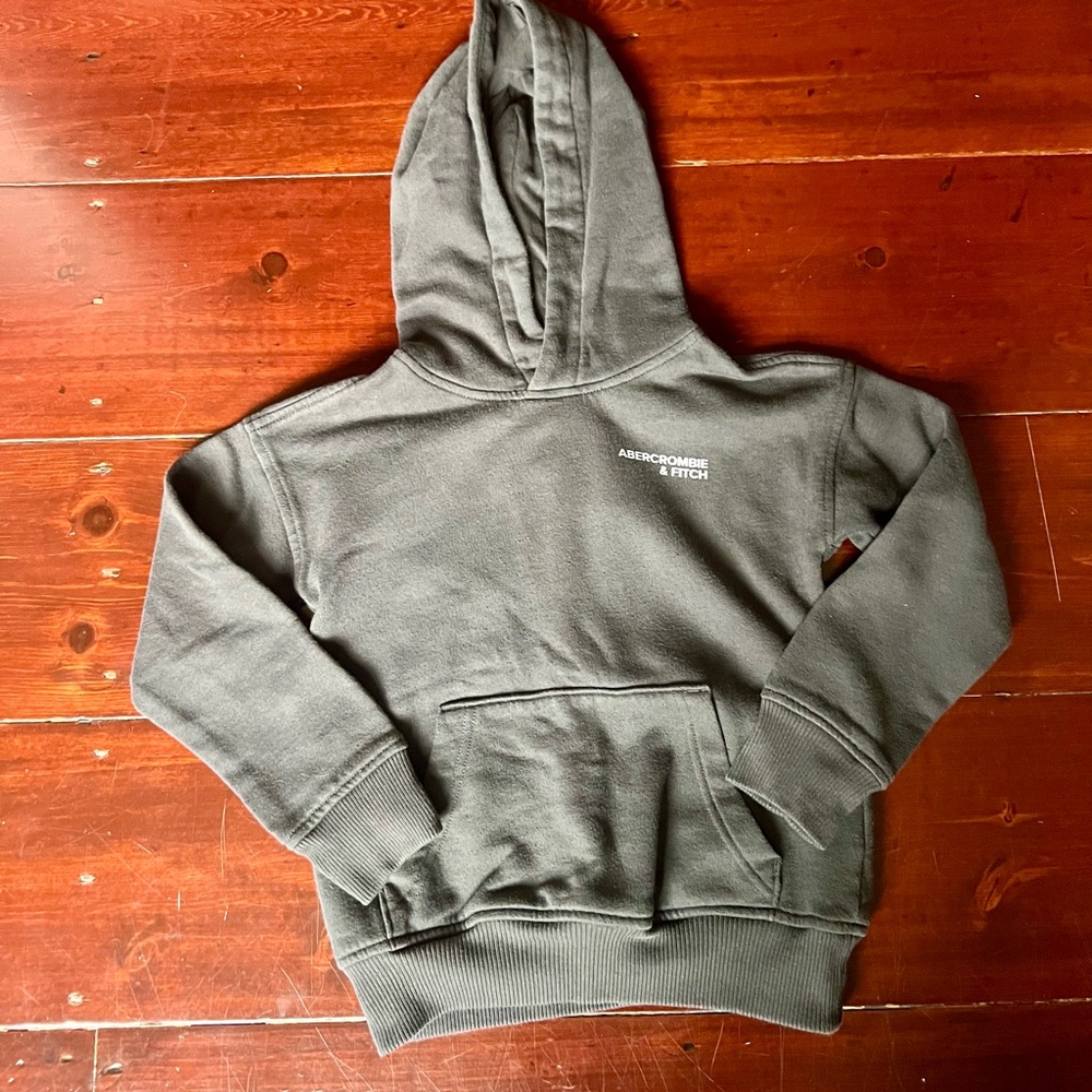 Abercrombie Kids gray charcoal Relaxed Fit Hoodie size 5/6